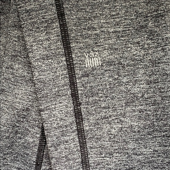 Victoria Secret workout leggings in salt grey. - Picture 3 of 4